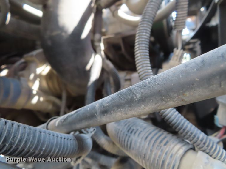 image for item DD6393 2003 Chevrolet C7500 grain truck