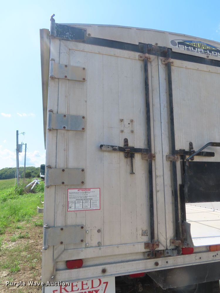 image for item DD6393 2003 Chevrolet C7500 grain truck