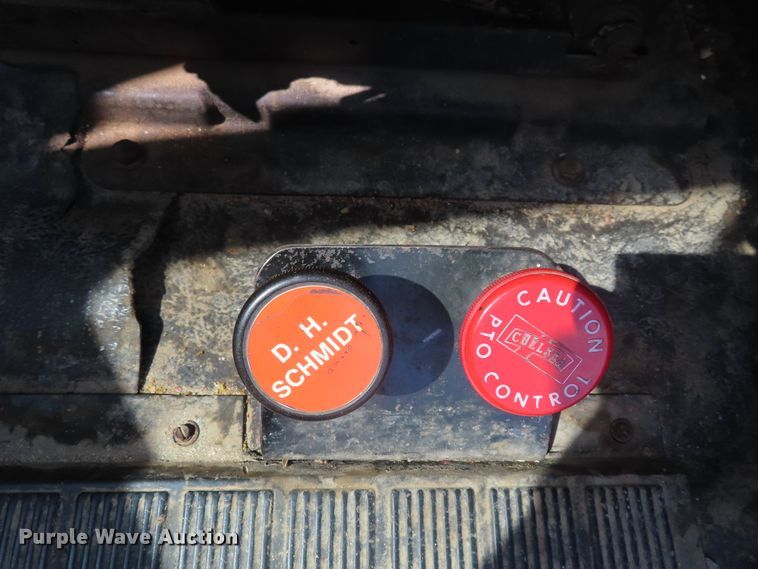 image for item DD6394 1979 International F2574 grain truck