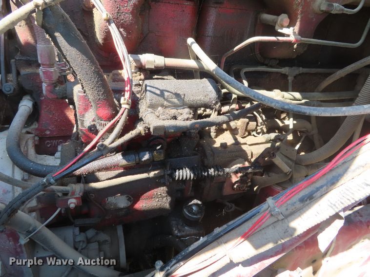 image for item DD6394 1979 International F2574 grain truck