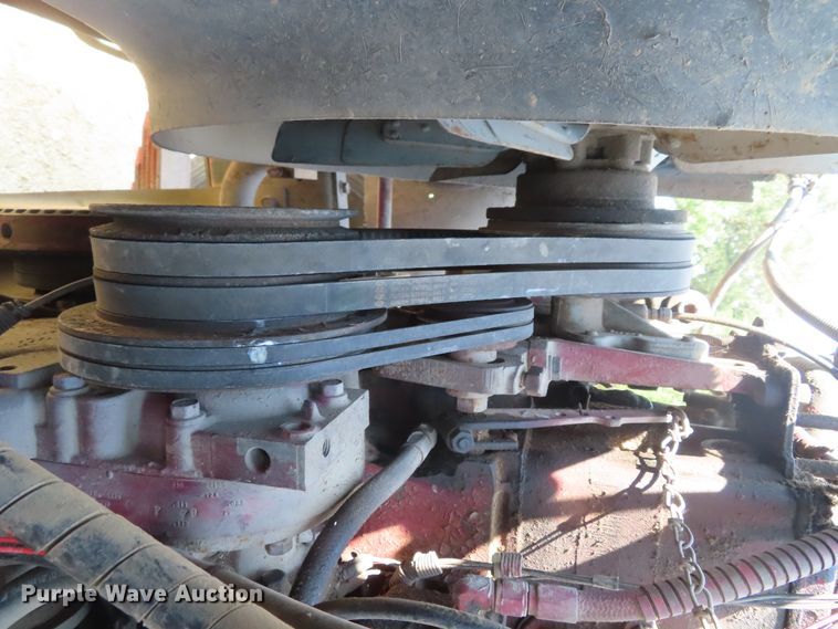 image for item DD6394 1979 International F2574 grain truck