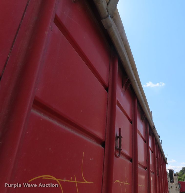 image for item DD6394 1979 International F2574 grain truck