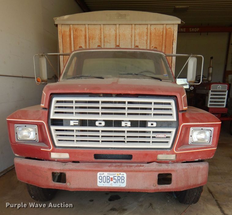 image for item DD6395 1980 Ford grain truck
