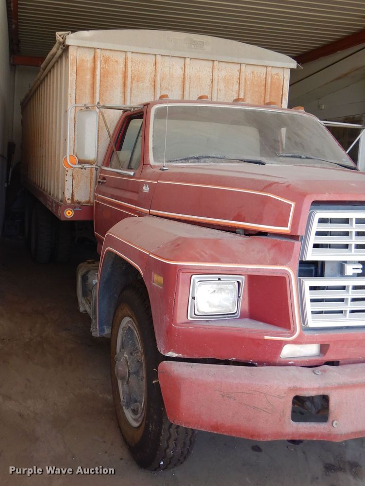 image for item DD6395 1980 Ford grain truck