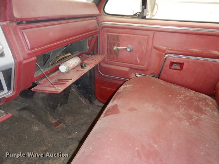 image for item DD6395 1980 Ford grain truck