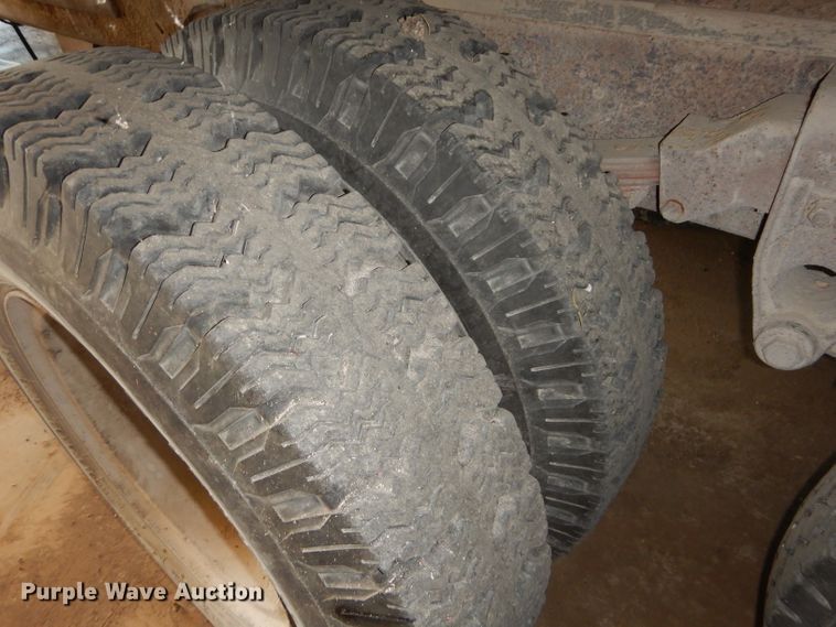 image for item DD6395 1980 Ford grain truck