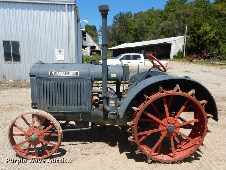 image for item DD6407 1928 McCormick-Deering 10-20 tractor