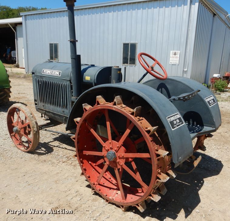 image for item DD6407 1928 McCormick-Deering 10-20 tractor