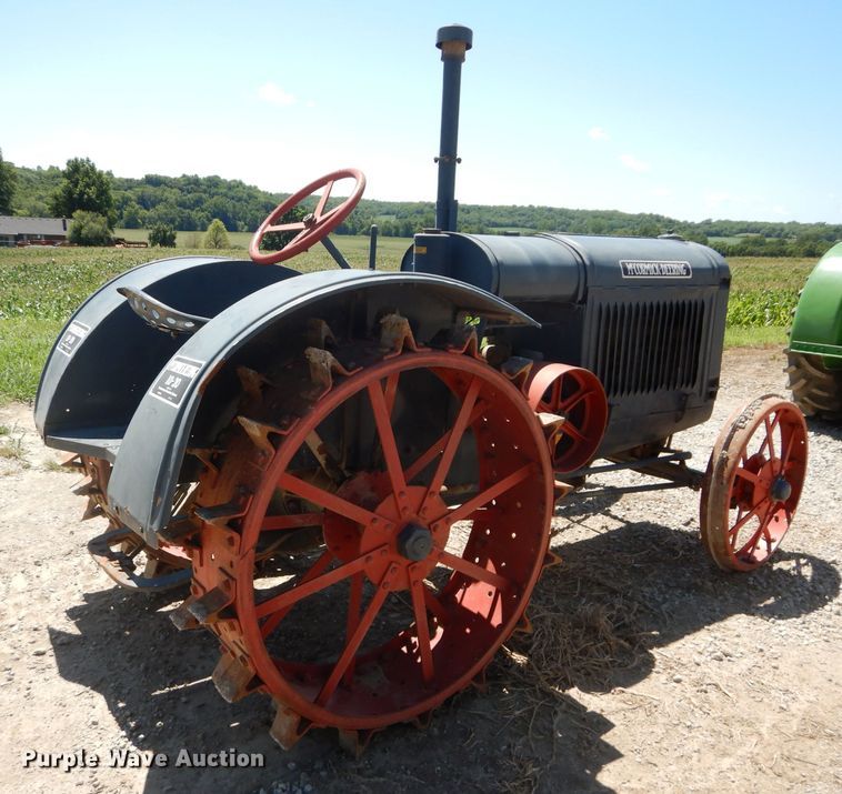 image for item DD6407 1928 McCormick-Deering 10-20 tractor