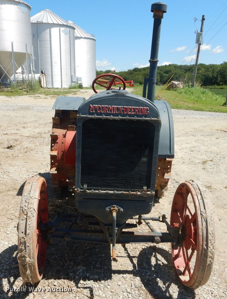image for item DD6407 1928 McCormick-Deering 10-20 tractor