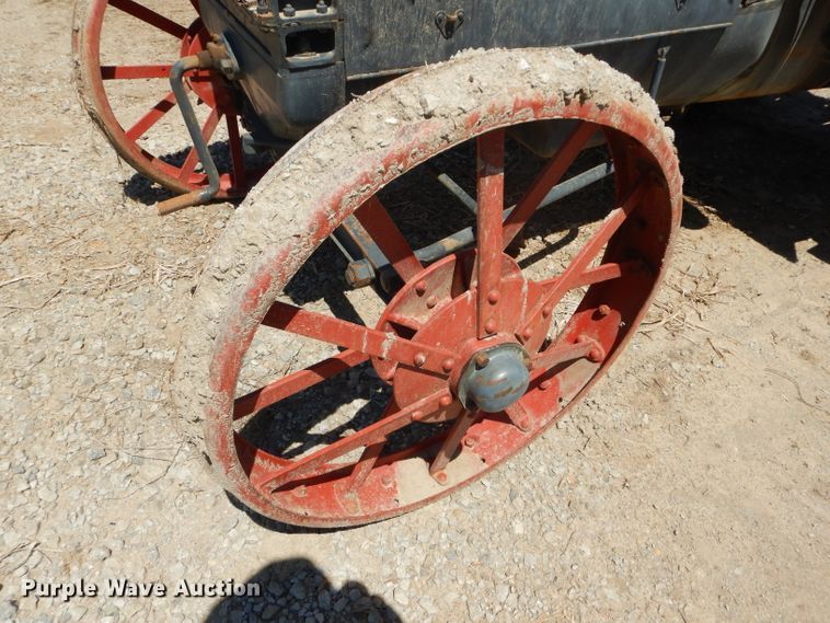 image for item DD6407 1928 McCormick-Deering 10-20 tractor