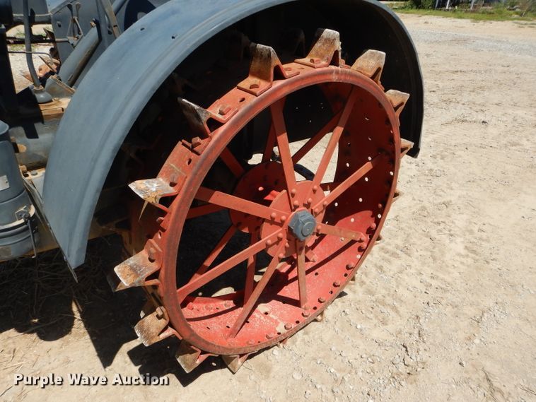 image for item DD6407 1928 McCormick-Deering 10-20 tractor