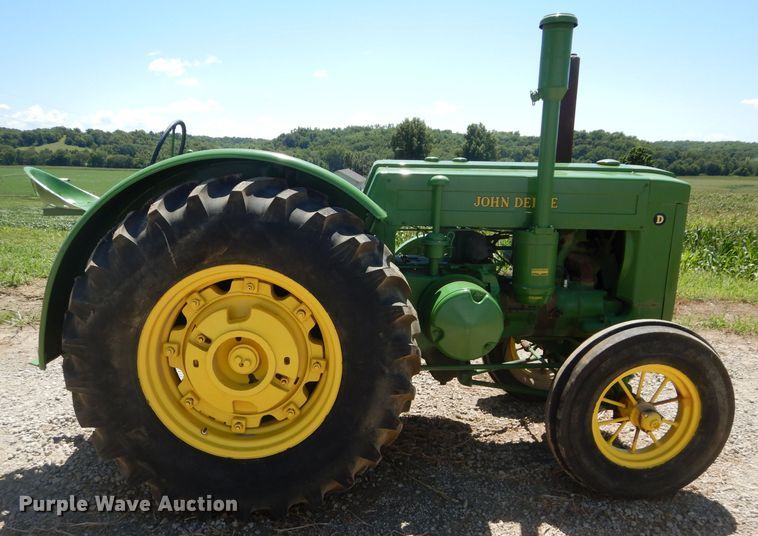image for item DD6408 John Deere D tractor