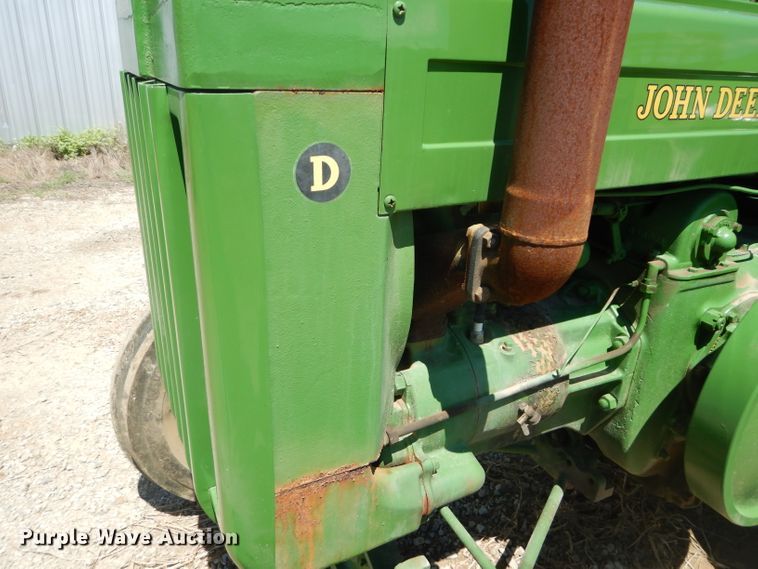 image for item DD6408 John Deere D tractor