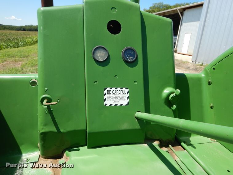 image for item DD6408 John Deere D tractor