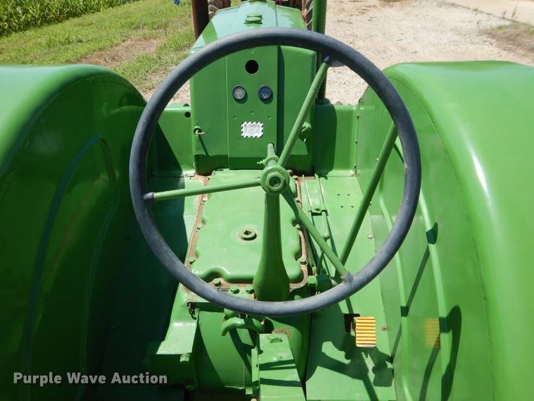 image for item DD6408 John Deere D tractor