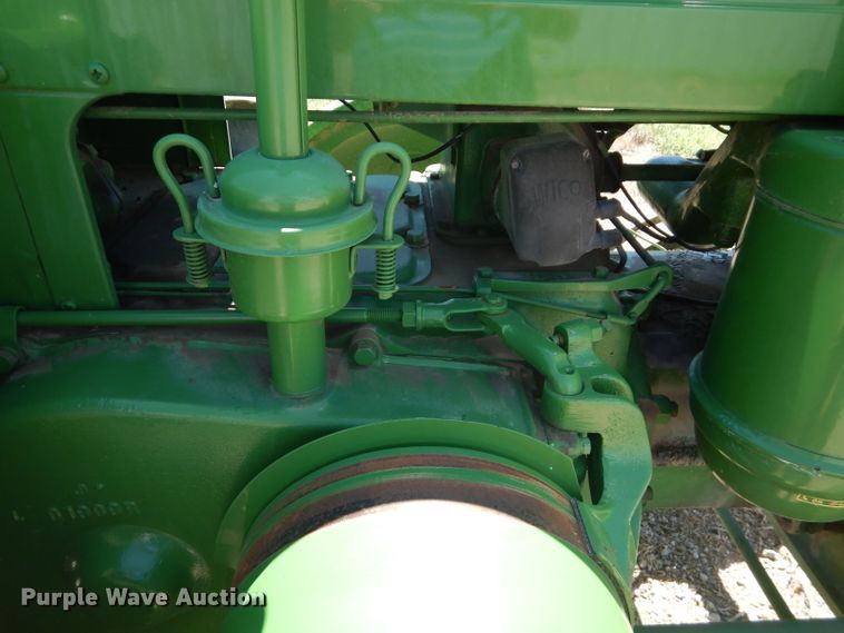 image for item DD6408 John Deere D tractor