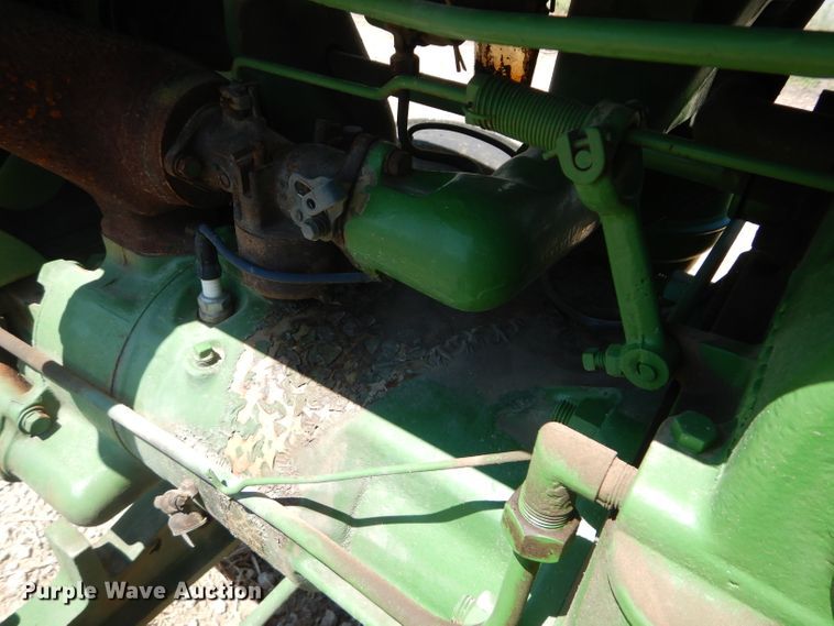 image for item DD6408 John Deere D tractor