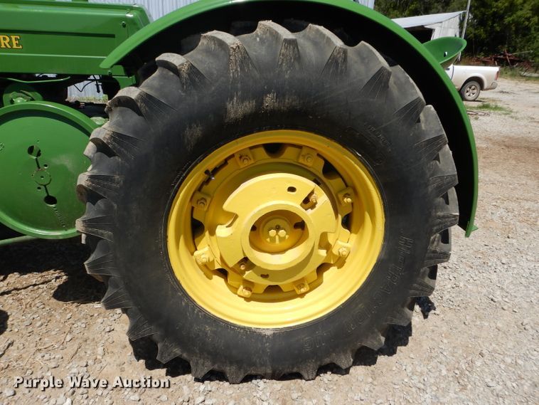 image for item DD6408 John Deere D tractor