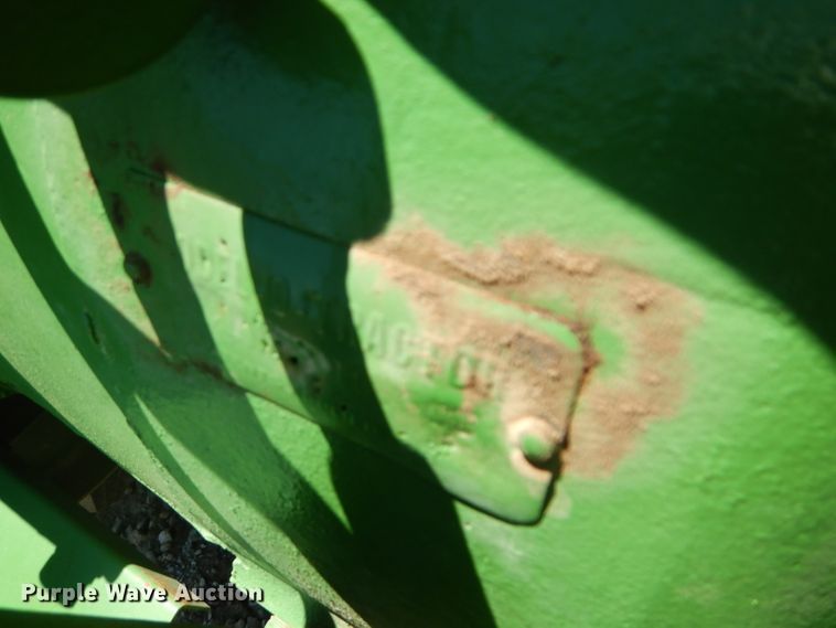 image for item DD6408 John Deere D tractor