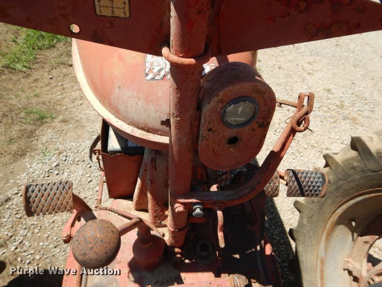 image for item DD6409 1944 International Farmall M tractor