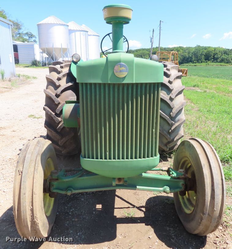 image for item DD6410 1952 John Deere R tractor
