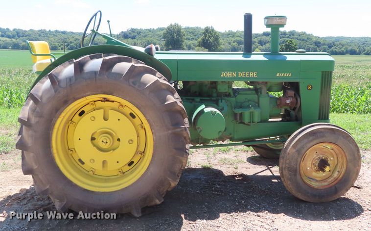 image for item DD6410 1952 John Deere R tractor