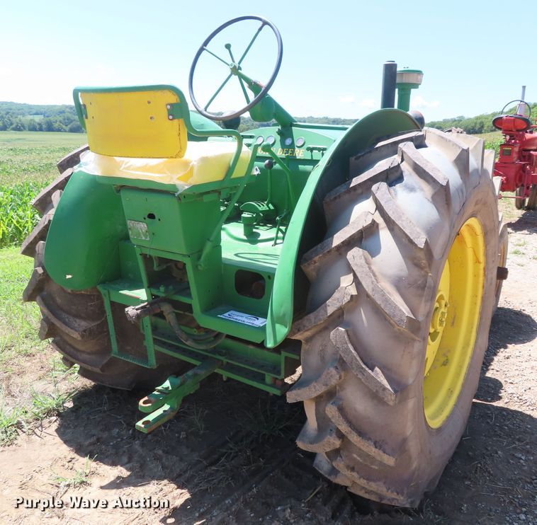 image for item DD6410 1952 John Deere R tractor