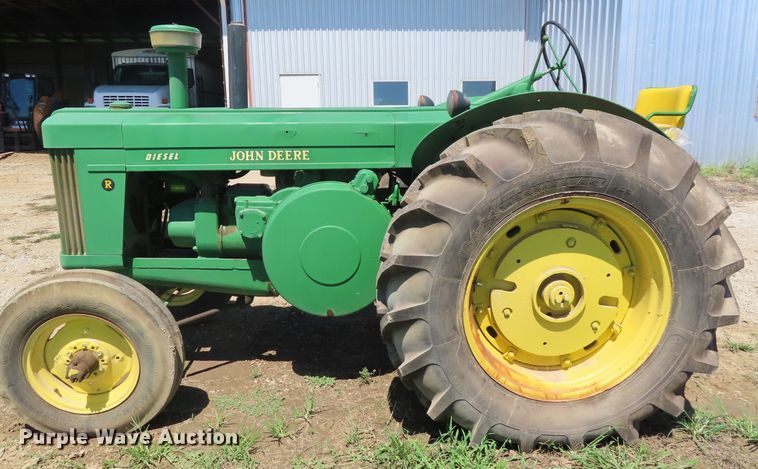 image for item DD6410 1952 John Deere R tractor