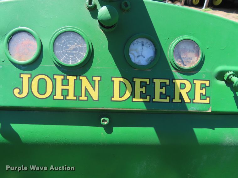 image for item DD6410 1952 John Deere R tractor