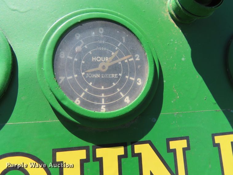 image for item DD6410 1952 John Deere R tractor
