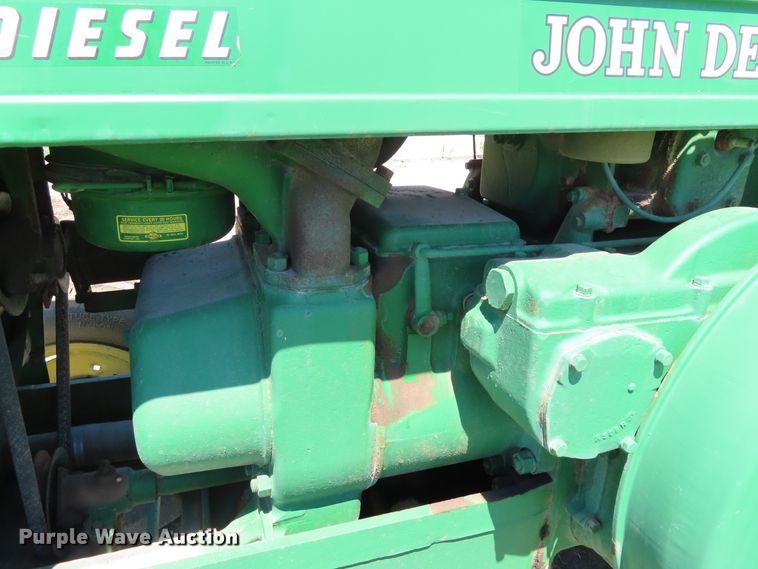 image for item DD6410 1952 John Deere R tractor