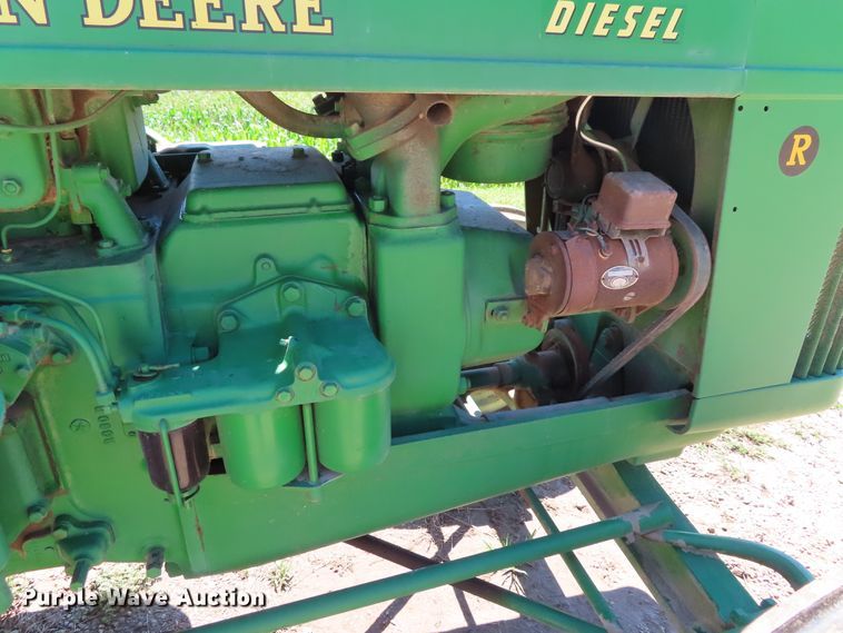 image for item DD6410 1952 John Deere R tractor