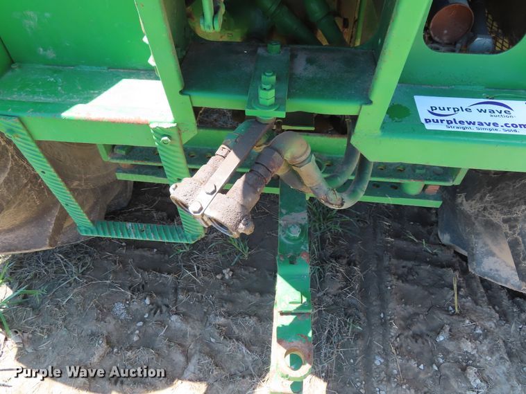 image for item DD6410 1952 John Deere R tractor