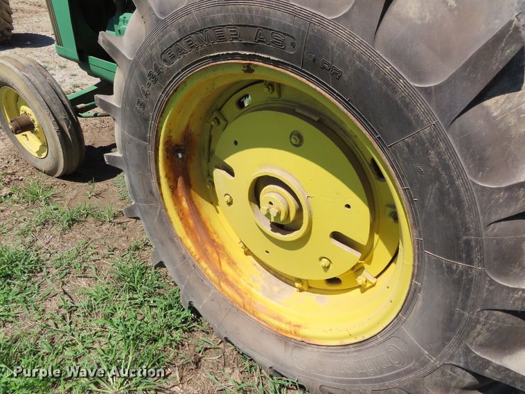 image for item DD6410 1952 John Deere R tractor