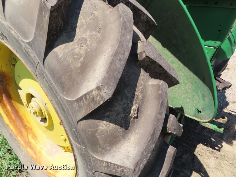 image for item DD6410 1952 John Deere R tractor