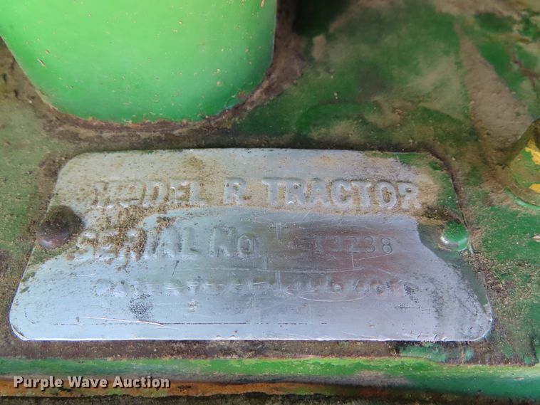 image for item DD6410 1952 John Deere R tractor