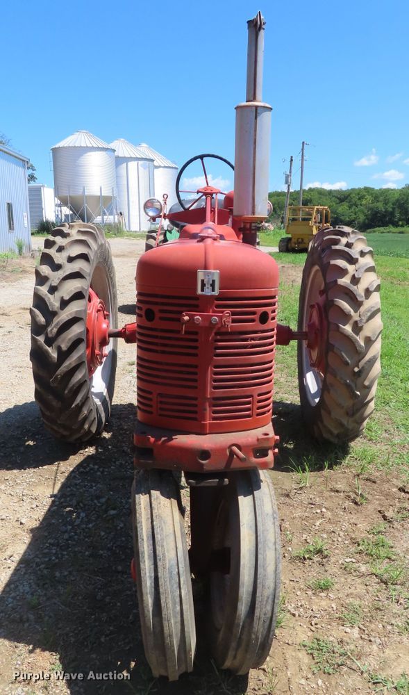 image for item DD6411 1953 International Farmall Super H tractor
