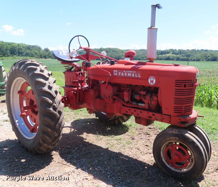 image for item DD6411 1953 International Farmall Super H tractor