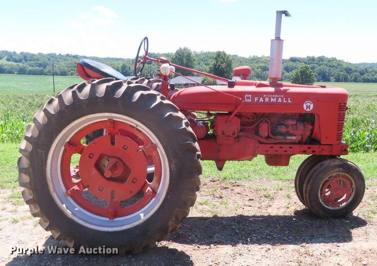 image for item DD6411 1953 International Farmall Super H tractor