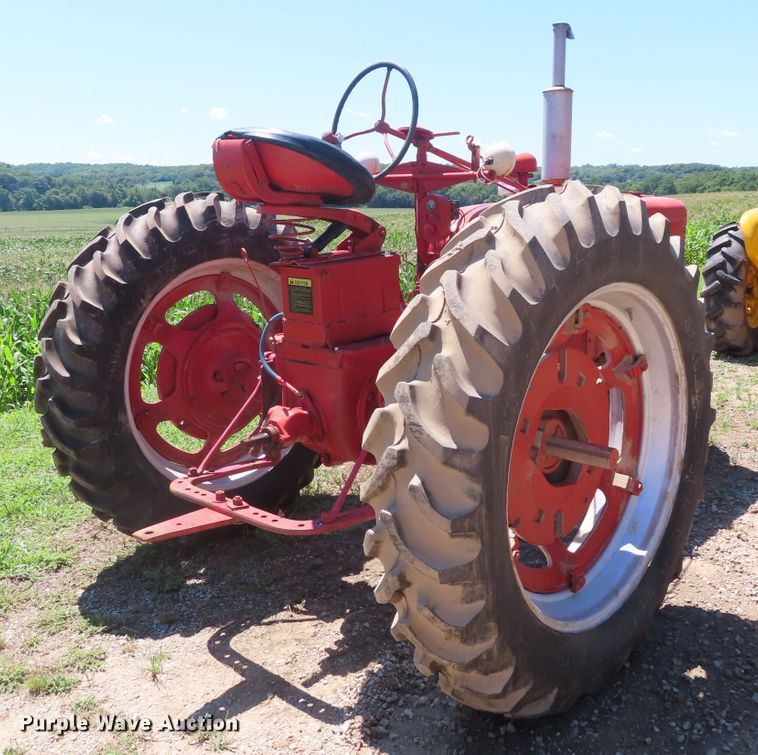 image for item DD6411 1953 International Farmall Super H tractor