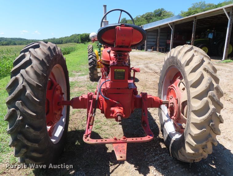 image for item DD6411 1953 International Farmall Super H tractor