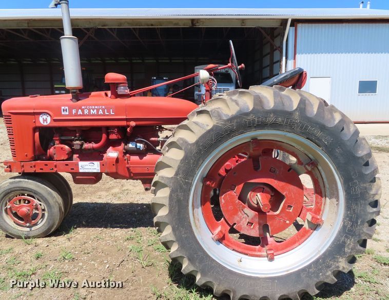 image for item DD6411 1953 International Farmall Super H tractor