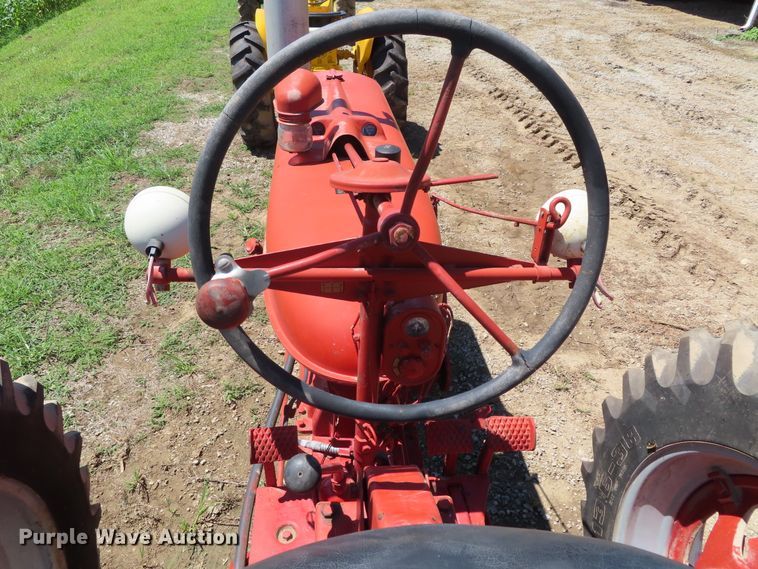 image for item DD6411 1953 International Farmall Super H tractor