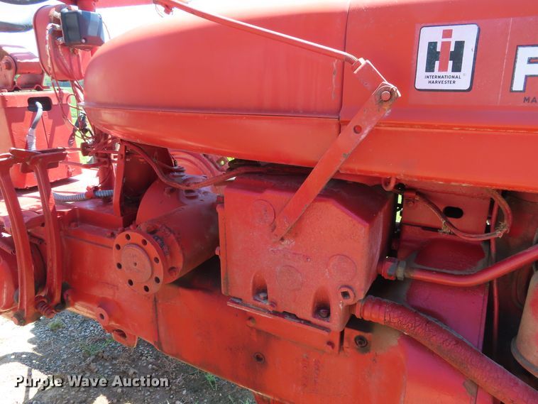 image for item DD6411 1953 International Farmall Super H tractor