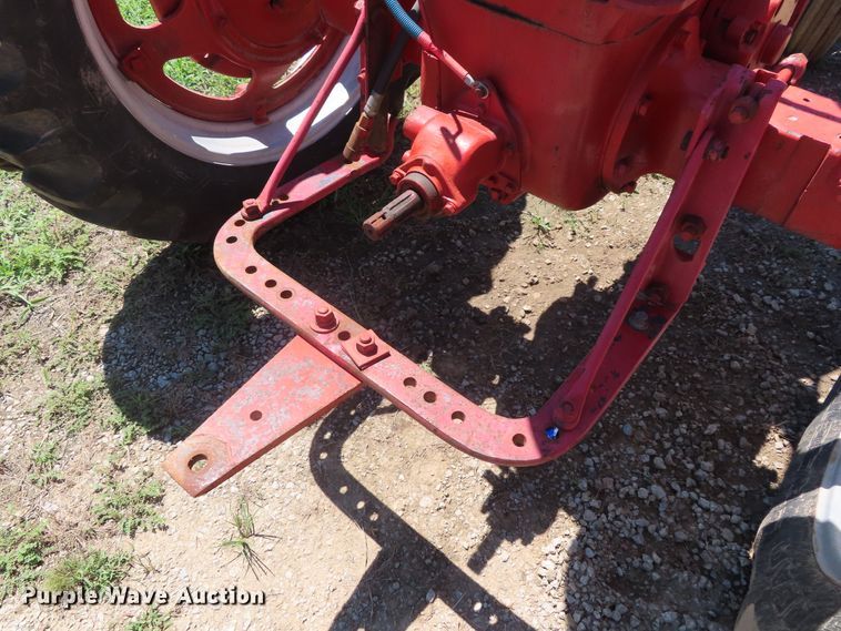 image for item DD6411 1953 International Farmall Super H tractor