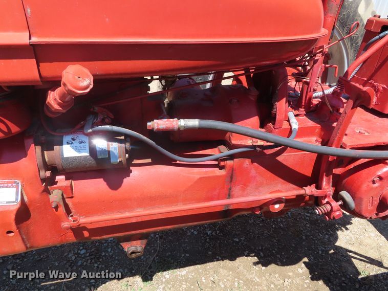 image for item DD6411 1953 International Farmall Super H tractor