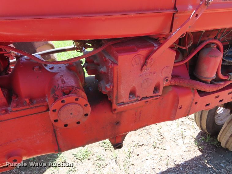image for item DD6411 1953 International Farmall Super H tractor