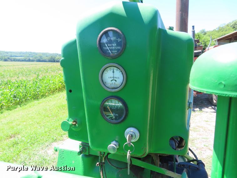 image for item DD6413 1951 John Deere G tractor