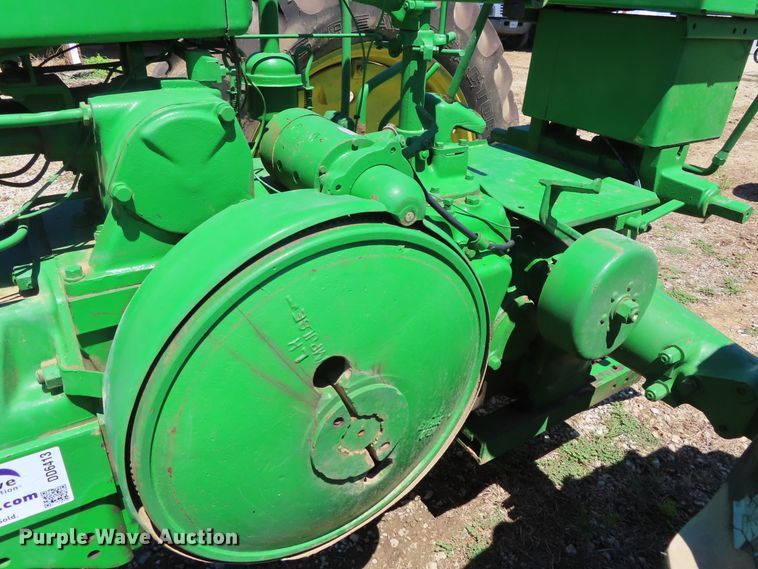image for item DD6413 1951 John Deere G tractor